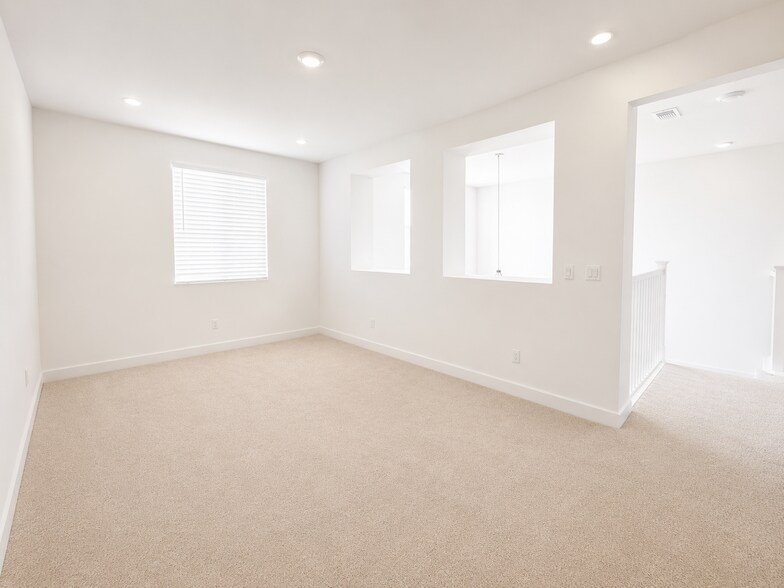 Building Photo - 2345 Raphael Way