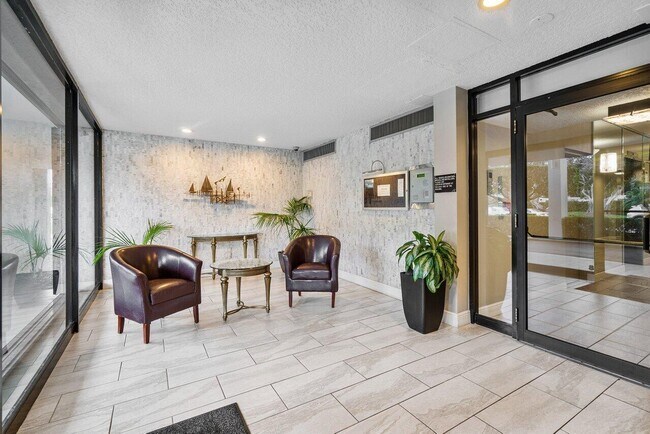 Building Photo - 108 Lakeshore Dr