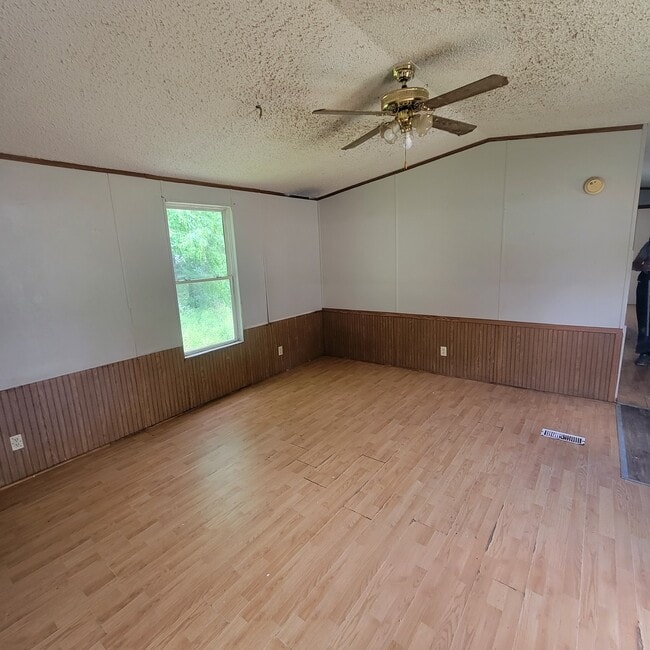 Primary Photo - White Oak Properties (304 Pankey)