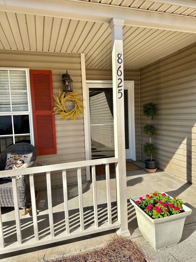 Building Photo - 8625 Flagstone Way
