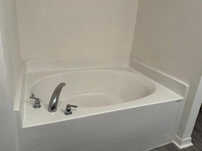 Building Photo - 2082 S Chamberlain Blvd