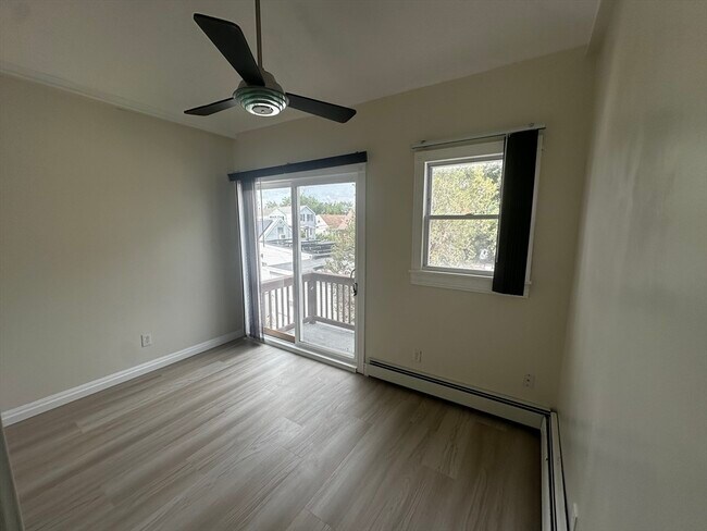 Building Photo - 103 Sagamore St