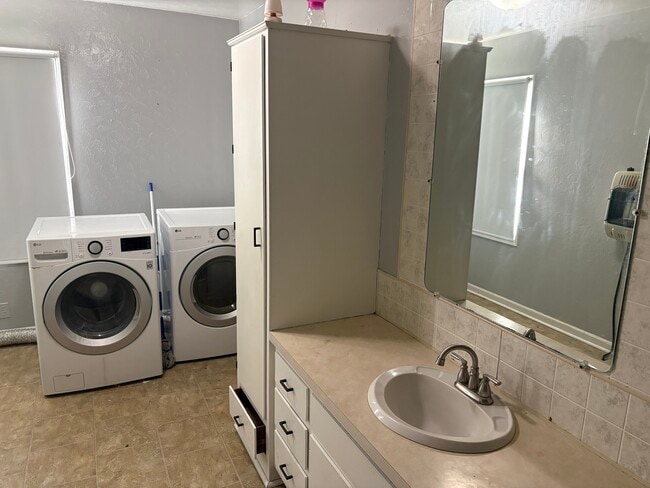 Building Photo - 14206 Grabill Rd