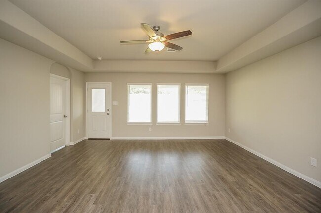 Building Photo - 3331 Rosselli Brush Dr