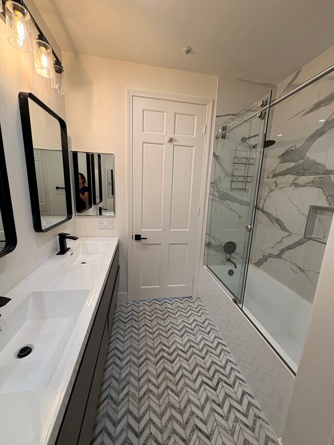 Building Photo - 16656 Cll Arbolada