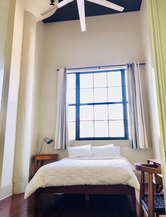 Building Photo - 1201 Canal St