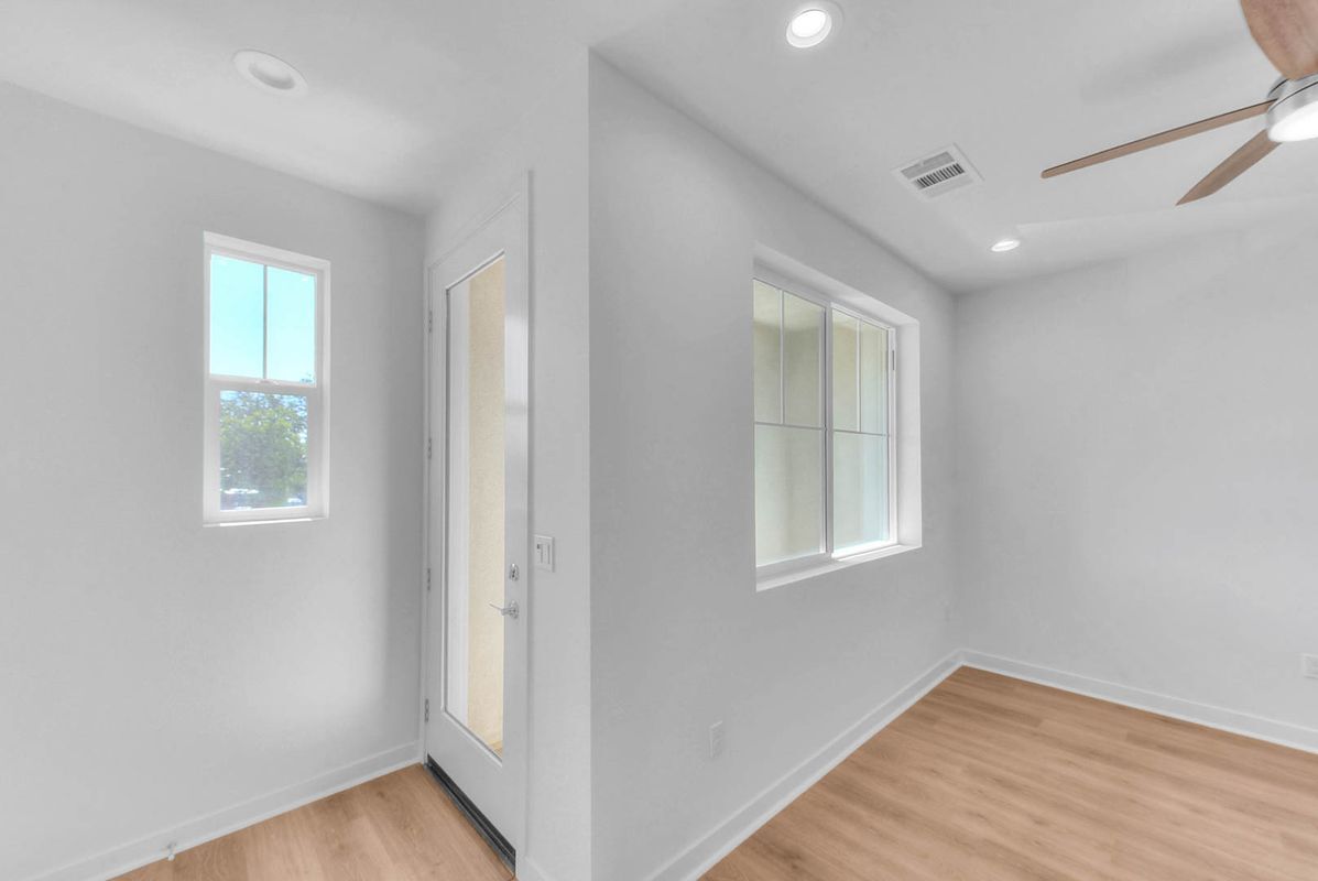 Building Photo - 149 N 1st Ave