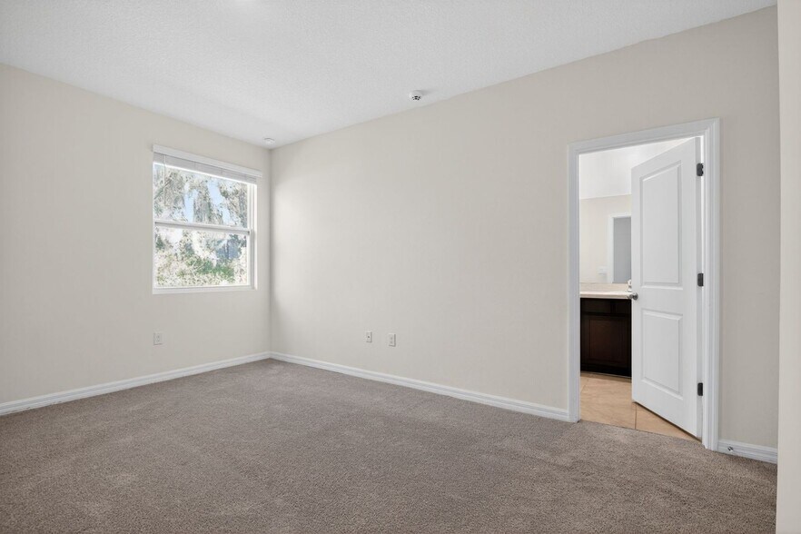 Building Photo - 13808 NW 9th Rd