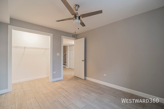 Building Photo - 1906 W 17th St