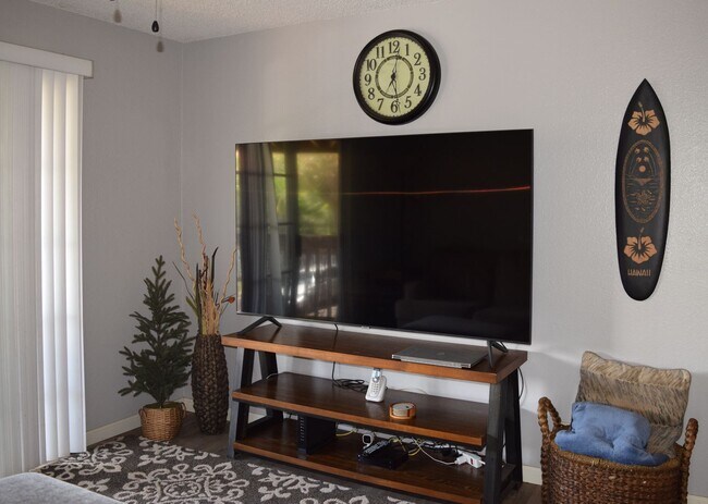 Building Photo - Fully remodeled & furnished Kihei Villages...