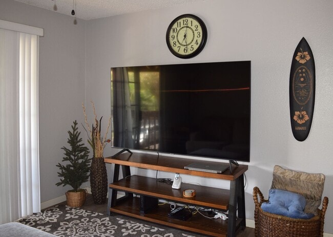 Building Photo - Fully Remodeled & Furnished Kihei Villages Upstairs Unit. Available June 1st