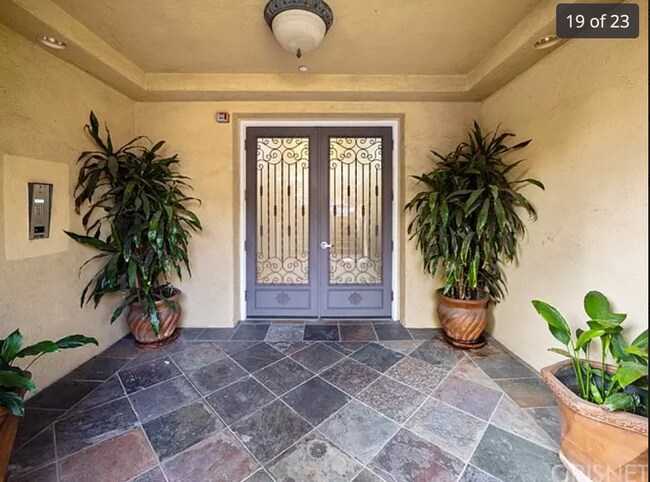 Building Photo - 5703 Laurel Canyon Blvd