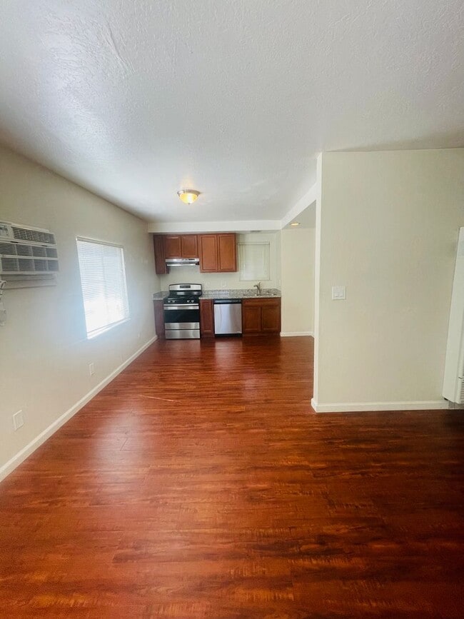 Building Photo - 9316001/51^^