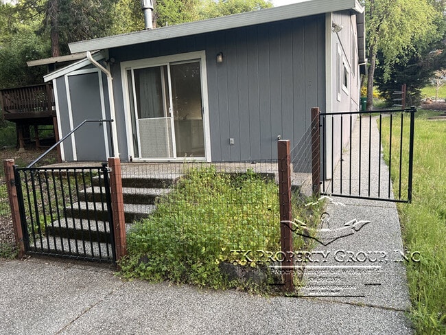 Primary Photo - 17844 Huckleberry Dr