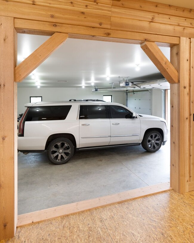 Building Photo - One of a Kind Custom Built Home for Rent i...