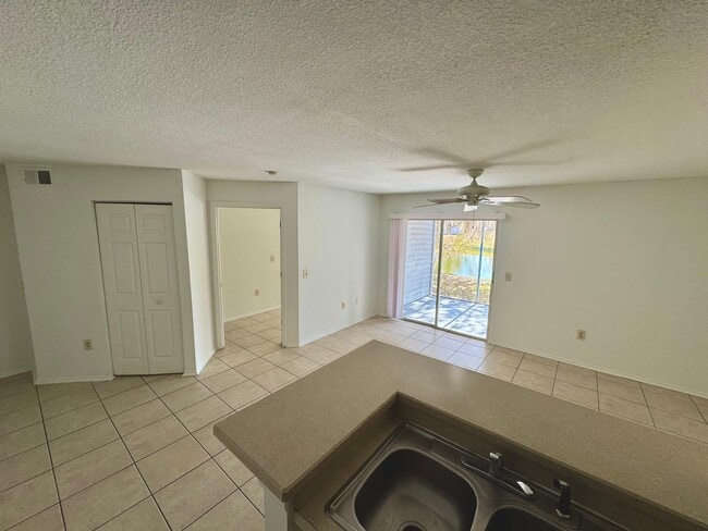 Building Photo - 1222 Bermuda Lakes Ln