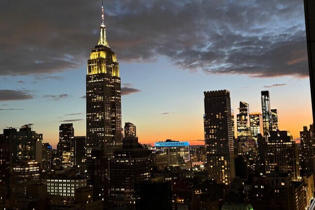 Building Photo - 325 Lexington Ave