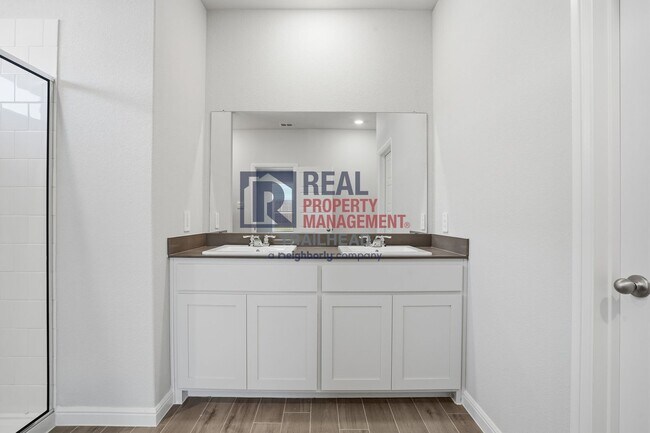 Building Photo - Comfortable 4-Bedroom Layout with Modern Finishes