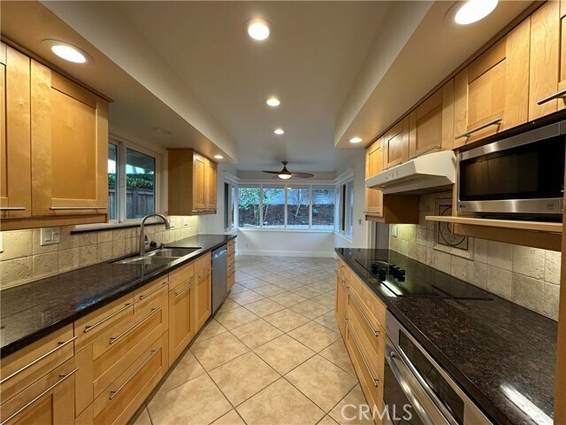 Building Photo - 1210 Sandpoint Way