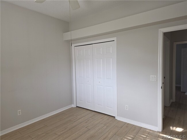 Building Photo - 1641 N Shadowview Path