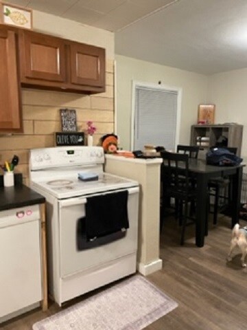 Building Photo - 408 Cleveland St