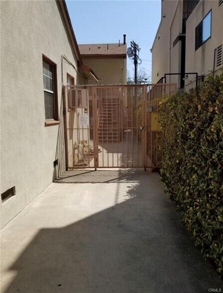 Building Photo - 17112 Chatsworth St