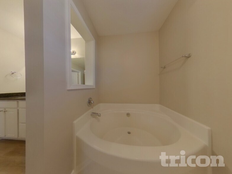 Building Photo - 377 Longfellows Ln