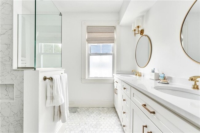 Building Photo - 12 Observatory Ave