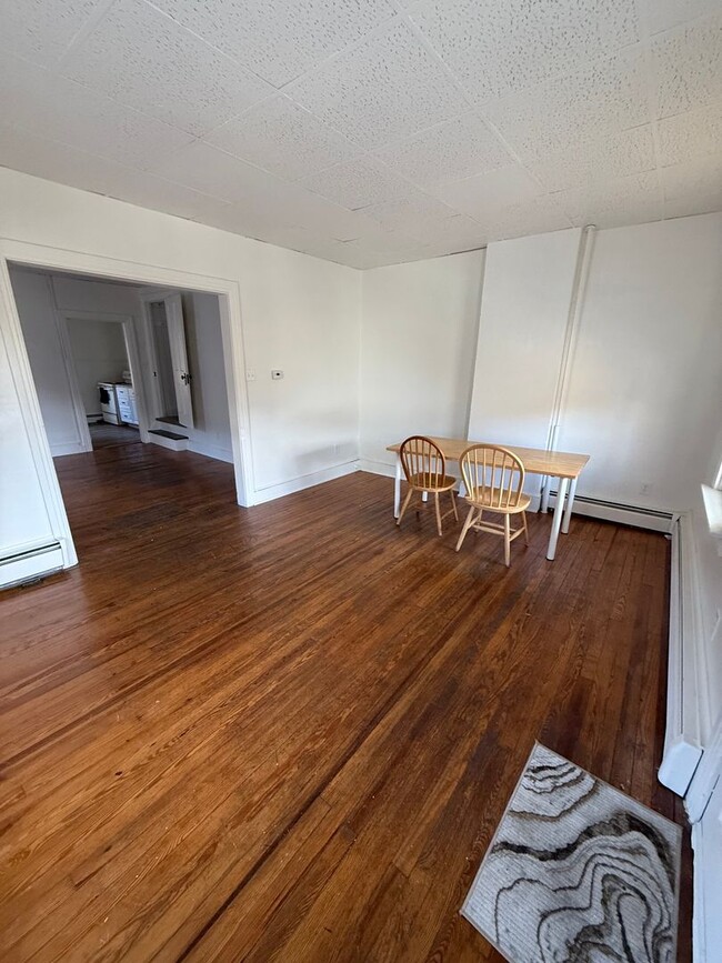 Building Photo - Cozy & Quiet Home in Glen Rock