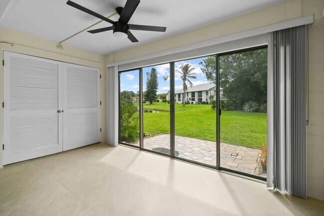 Building Photo - 2233 NW 22nd Ave