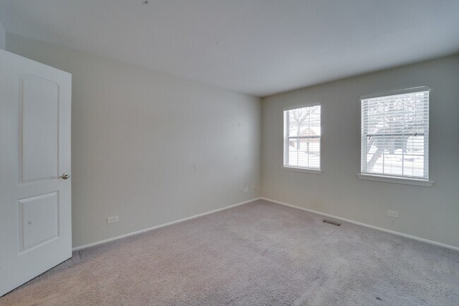 Building Photo - 160 Stirling Ln