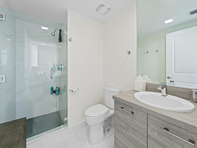 Building Photo - 400 Sunny Isles Blvd