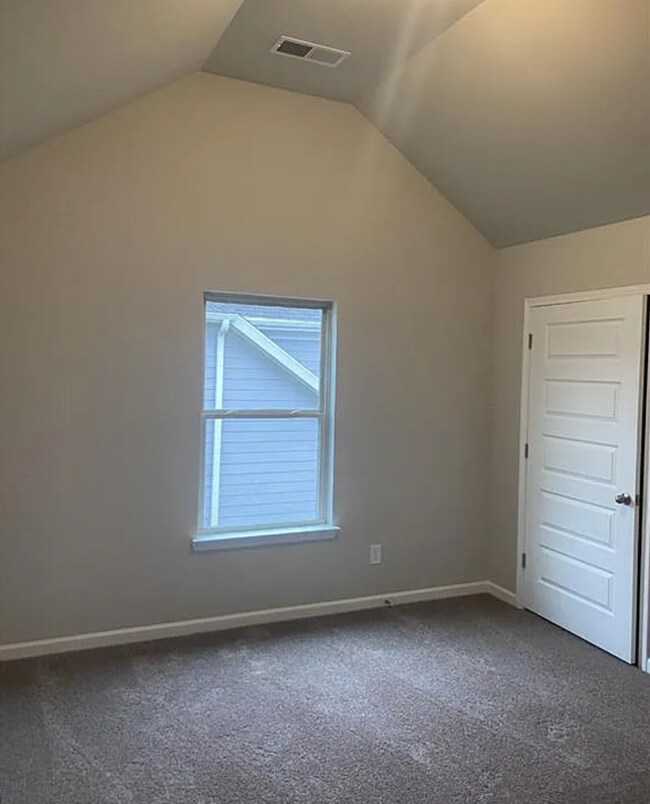 Building Photo - 2516 Bear Mountain St