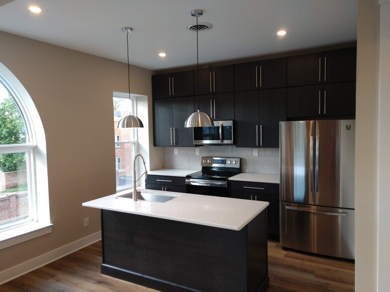 Building Photo - 25 S Plum St