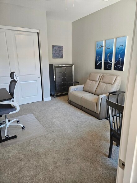 Living room - 1332 E La Mirada Dr