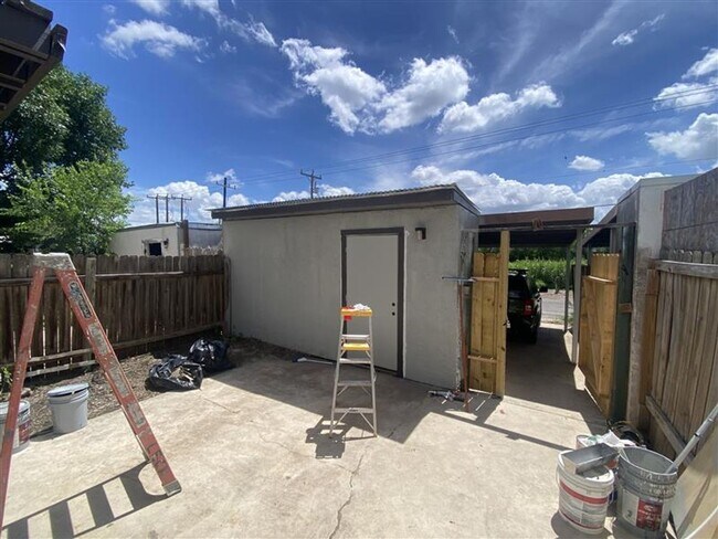 Building Photo - 1208 Churing Dr