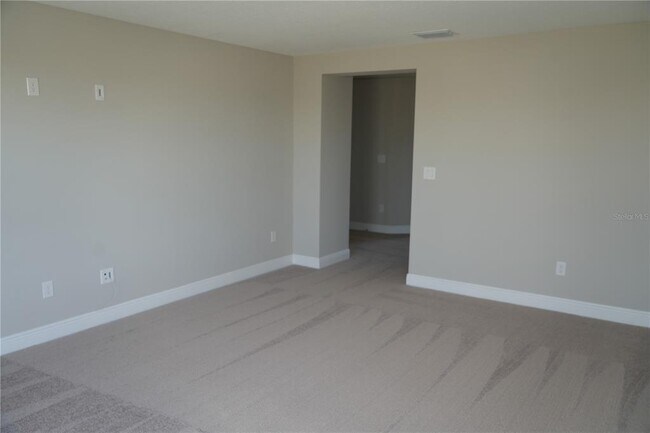 Building Photo - 5450 Wayfarer Ave