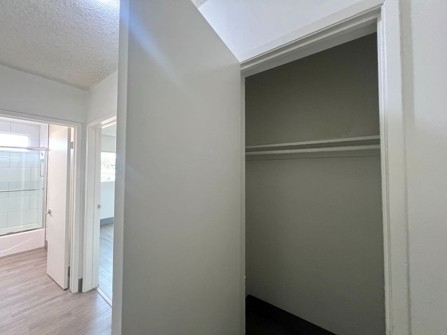 Building Photo - 3359 Mentone Ave