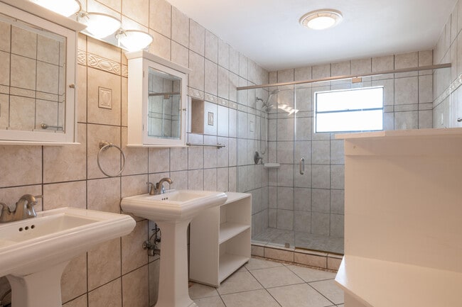 Building Photo - 660 11th St