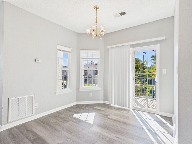 Building Photo - 801 Brassie Ln