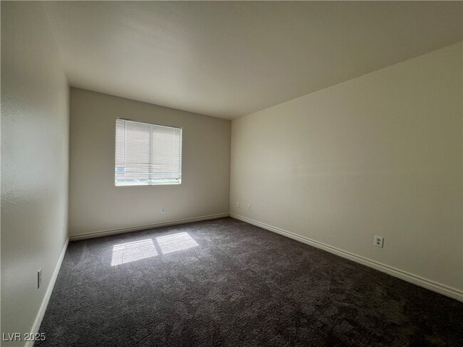 Building Photo - 5586 Lago Ct