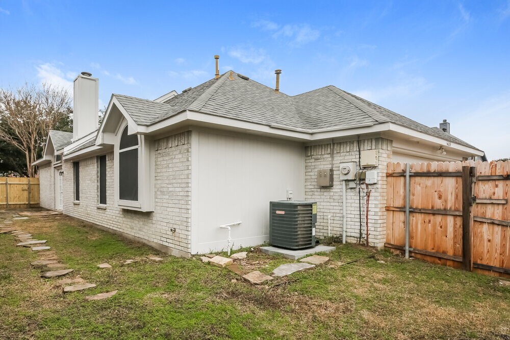 Building Photo - 6609 Wildhaven Dr