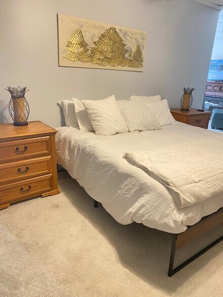 Bedroom - 27 Fairway Dr