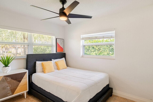 Building Photo - 3672 NW 17th Terrace