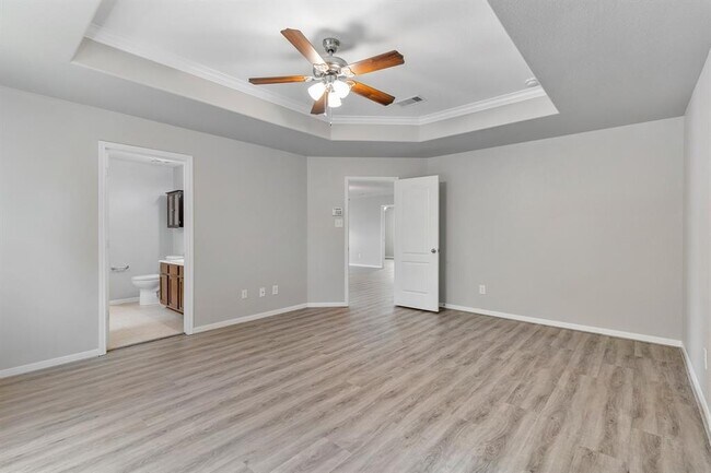 Building Photo - 2721 Sandberry Dr