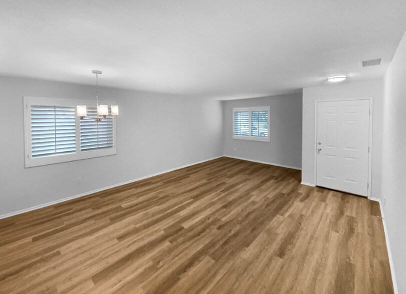 Building Photo - 758 Hillview St