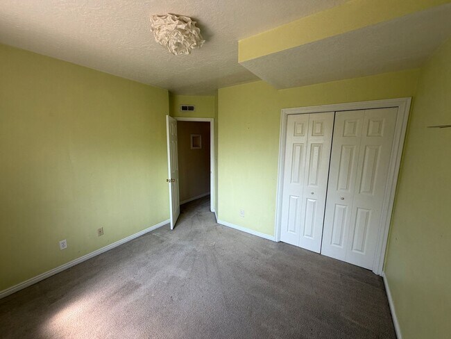 Building Photo - 479 S Palisade Dr