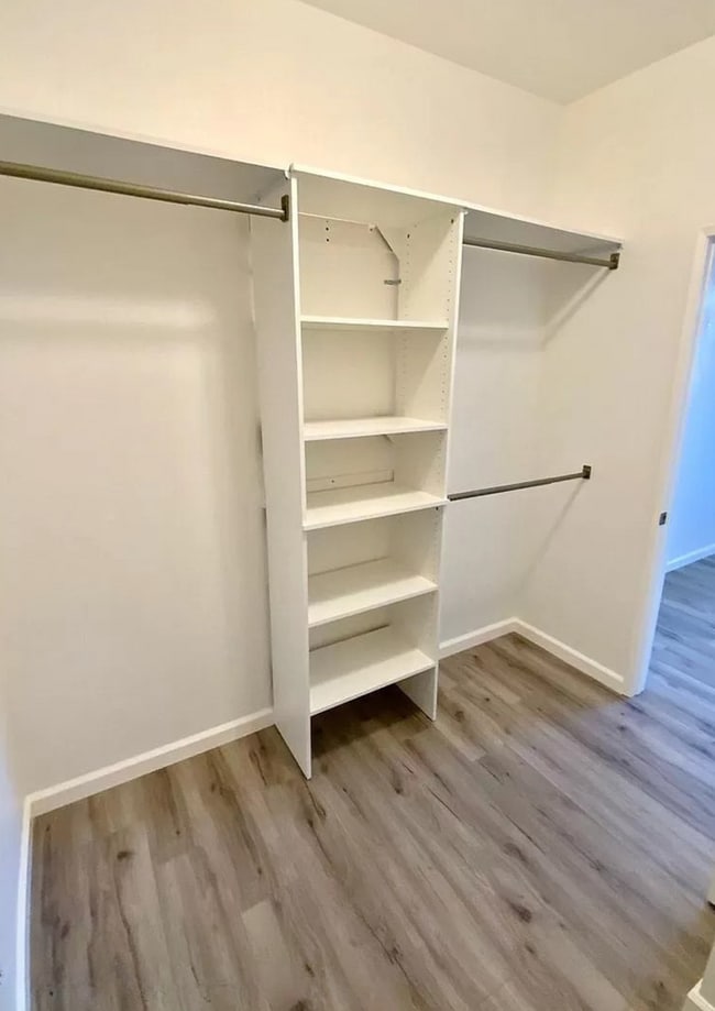 Building Photo - Fabulous Canyon Meadows Condo - Move-In Re...