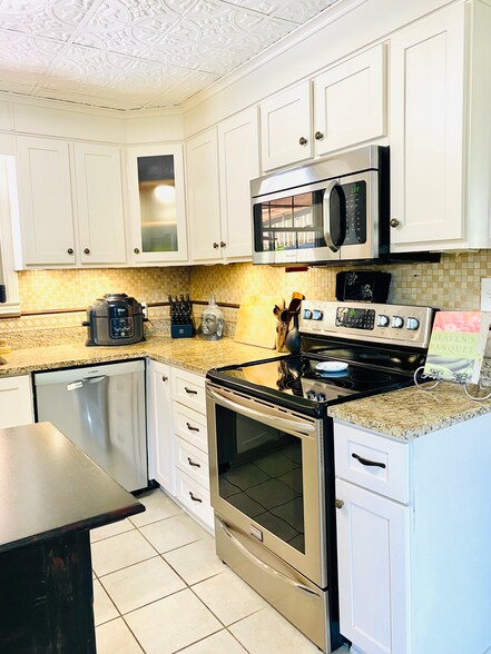 Building Photo - 2507 Sandy Dr