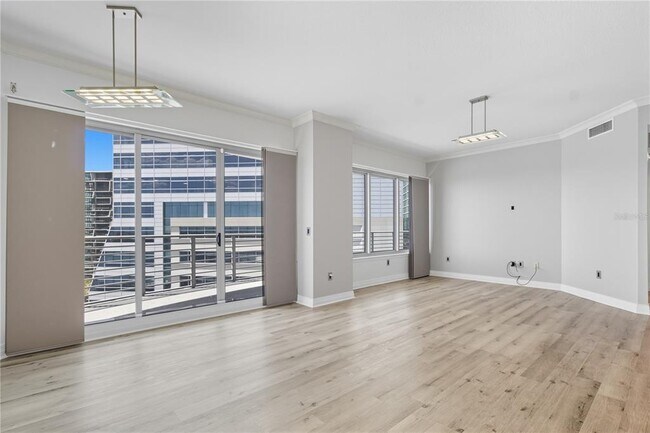 Building Photo - 449 S 12th St